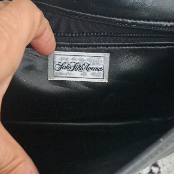 Carlos Falchi Black Croc-Embossed Crossbody Bag - Picture 5 of 11